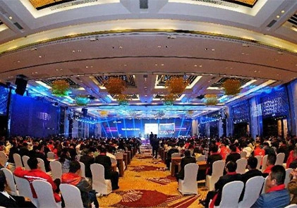 Das Licht verfolgen, Schwung für die Zukunft sammeln | AMITIME 2024 Meilensteine der jährlichen Export marke